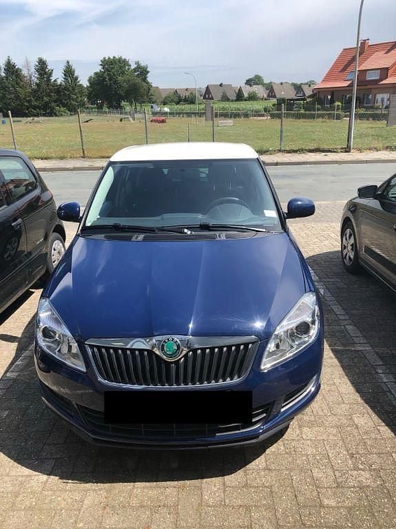Blau Gebraucht 2011 Skoda Fabia Ambiente Limousine | 7.500 € (Teuer) - Bild 1/1