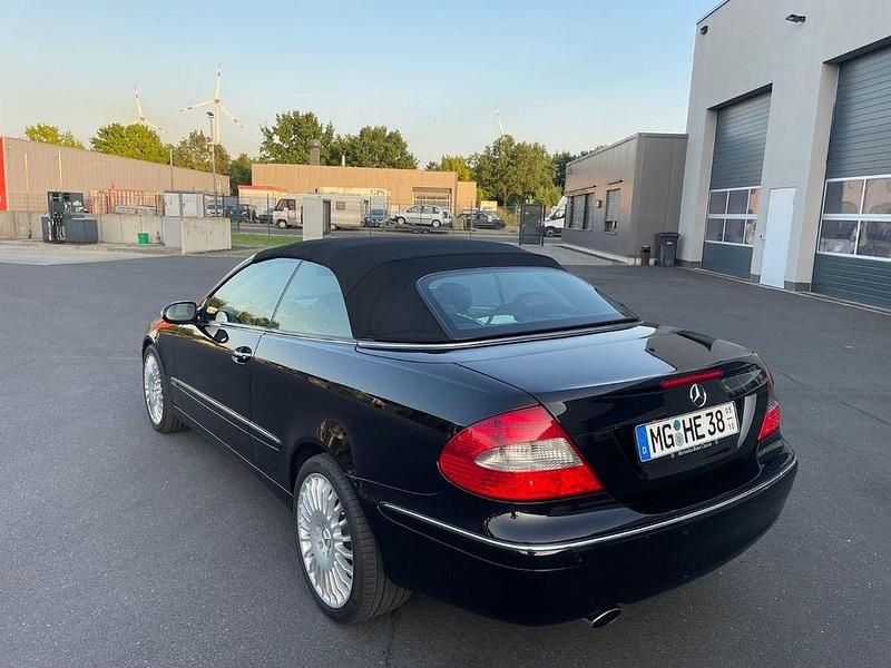 Schwarz Gebraucht 2006 Mercedes CLK200 Avantgarde Cabrio | 9.999 € (Fairer Preis) - Bild 1/4
