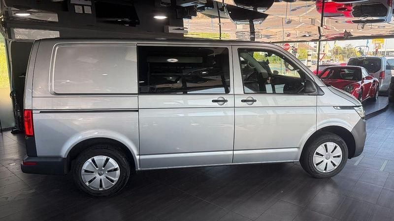 Usado VW Transporter 150 CV (110 kW) 2023 Plateado Van