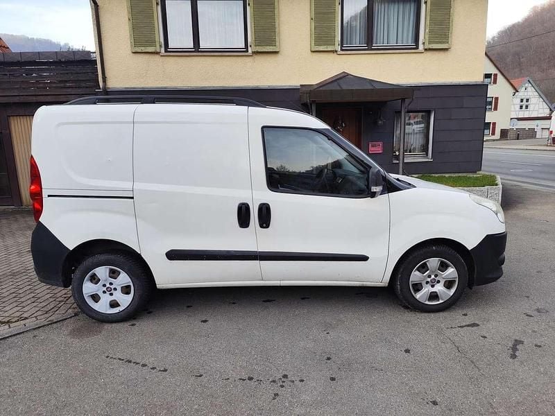 Gebraucht Fiat Doblò Basis 90 PS (66 kW) 2012 Colore esterno (weiß) Van / Kleinbus