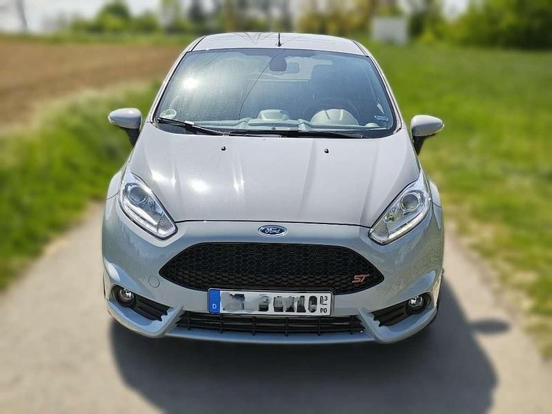 Gebraucht Ford Fiesta ST200 200 PS (147 kW) 2017 Grau Limousine