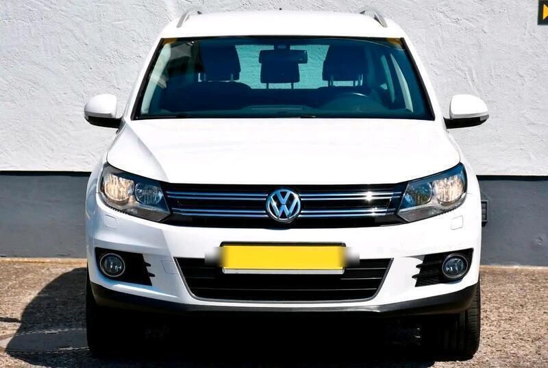 Weiß Gebraucht 2011 VW Tiguan Sportline SUV | 9.000 € (Etwas zu teuer) - Bild 1/4