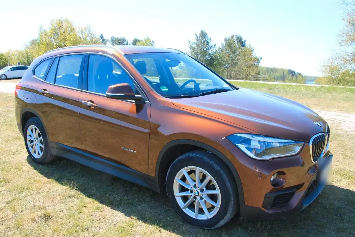 Second-hand BMW X1 Advantage 190 CP (139 kW) 2016 Maro SUV
