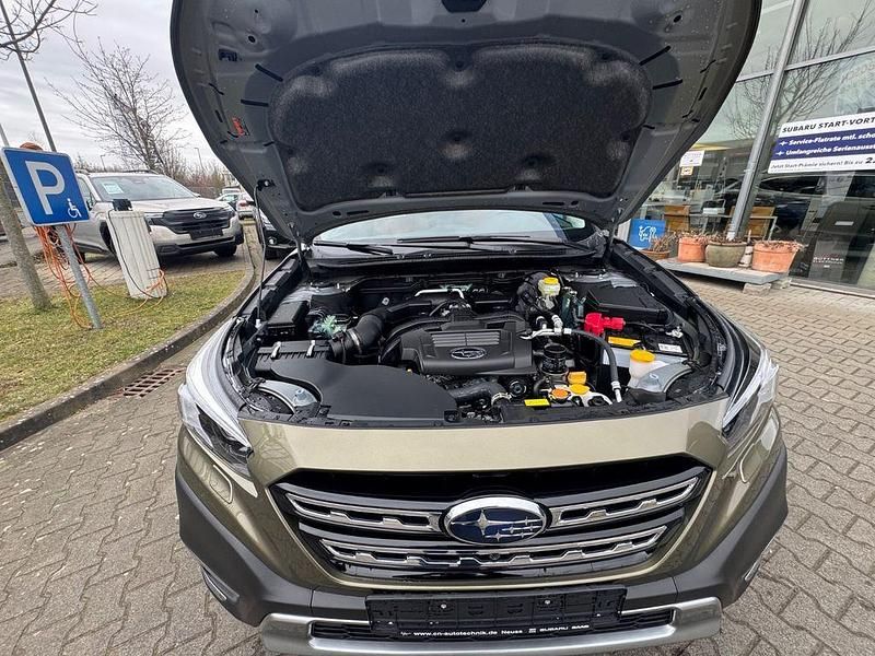 Neu Subaru Outback Platinum 169 PS (124 kW) 2025 Grün SUV