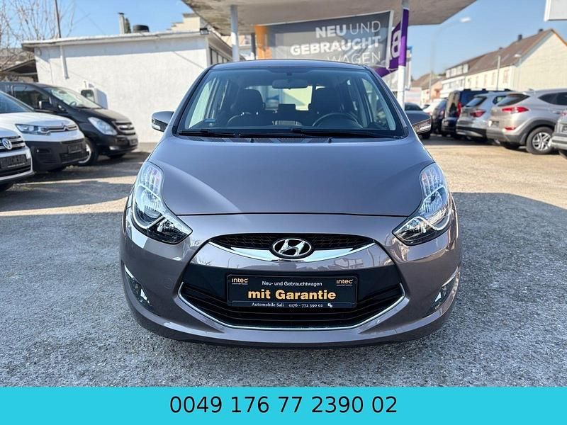 Gebraucht Hyundai ix20 Edition 90 PS (66 kW) 2012 Braun Kleinwagen
