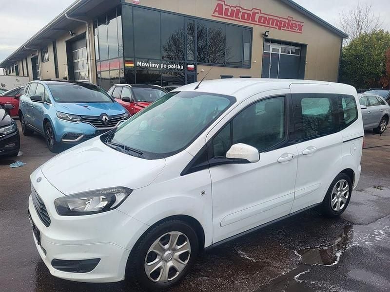 Weiß Gebraucht 2017 Ford Tourneo Courier Trend Van / Kleinbus | 4.799 € (Superpreis) - Bild 1/4