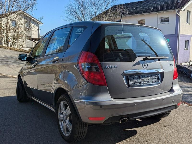 Gebraucht Mercedes A160 Avantgarde 82 PS (60 kW) 2011 Grau Limousine