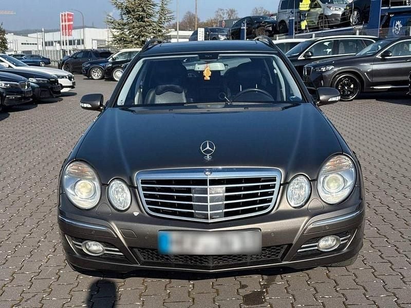 Gebraucht Mercedes E280 231 PS (169 kW) 2007 Grau Kombi