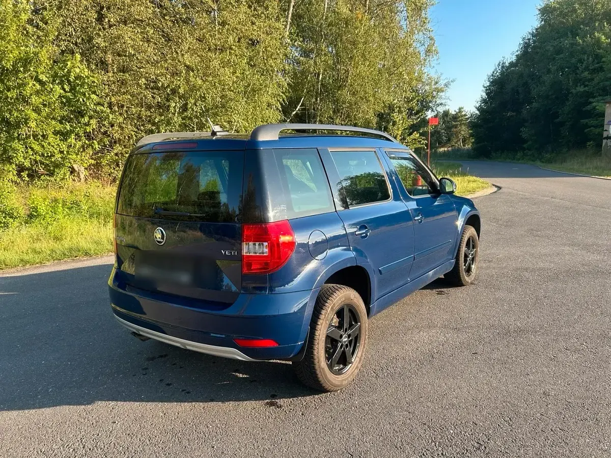 Gebraucht Skoda Yeti Ambition 110 PS (80 kW) 2017 Blau SUV
