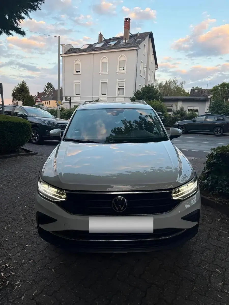 Gebraucht VW Tiguan Life 150 PS (110 kW) 2022 Weiß SUV