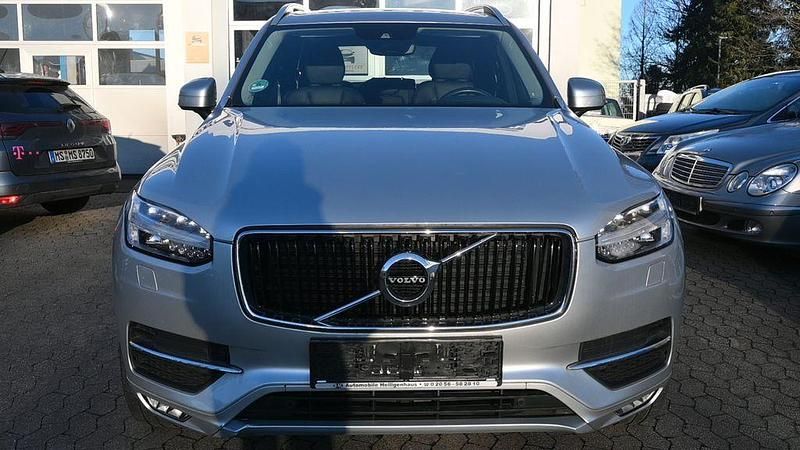 Bright silver metallic / metal Gebraucht 2019 Volvo XC90 Momentum SUV | 31.998 € (Guter Preis) - Bild 1/4