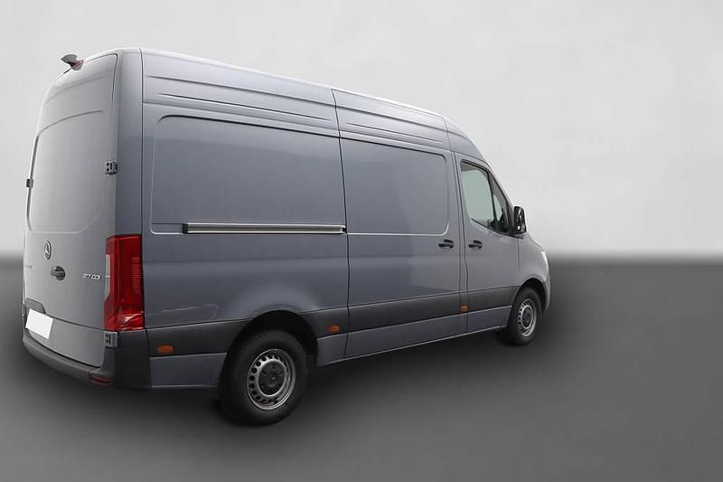 Gebraucht Mercedes Sprinter 170 PS (125 kW) 2024 Grau Van