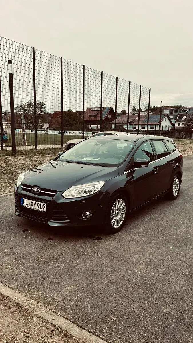 Używany Ford Focus Titanium 150 KM (110 kW) 2012 Szary Kombi