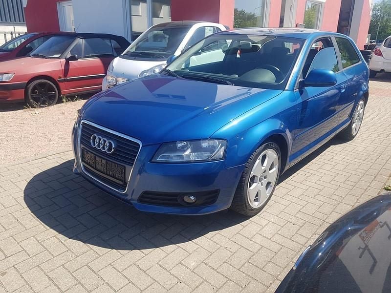 Gebraucht Audi A3 105 PS (77 kW) 2010 Blau Limousine
