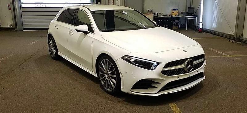 Weiß Gebraucht 2022 Mercedes A250 Limousine | 24.900 € (Superpreis) - Bild 1/4