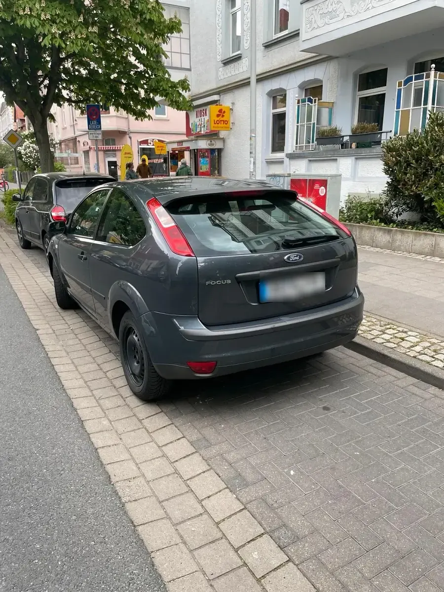 Second-hand Ford Focus 101 CP (74 kW) 2004 Gri Hatchback