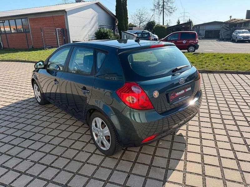 Gebraucht Kia Ceed 143 PS (105 kW) 2007 Grün Kleinwagen