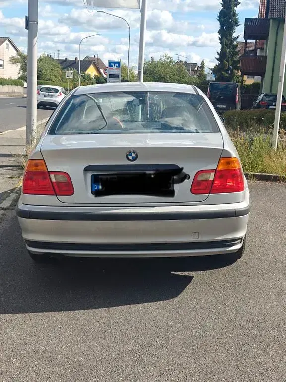 Gebraucht BMW 316 116 PS (85 kW) 1999 Silber Limousine