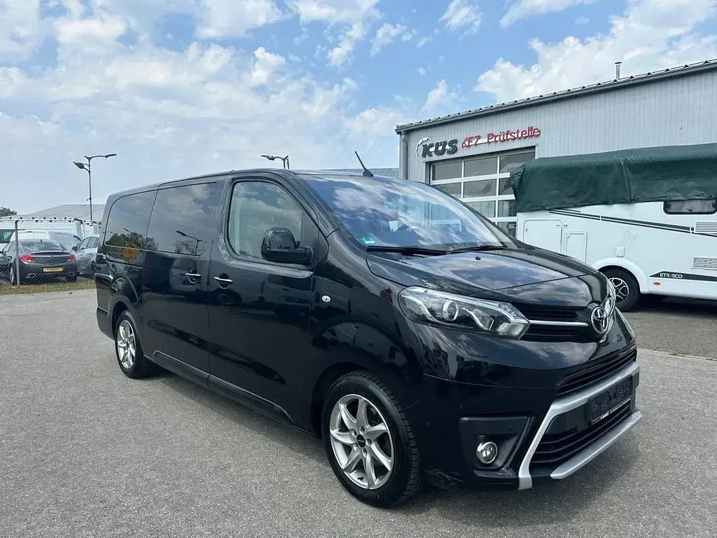 Gebraucht Toyota Proace Verso Executive 177 PS (130 kW) 2018 Schwarz Kombi