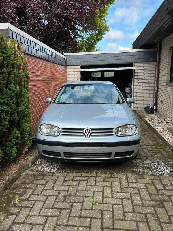 Silber Gebraucht 2002 VW Golf IV Limousine | 1.200 € (Superpreis) - Bild 1/4