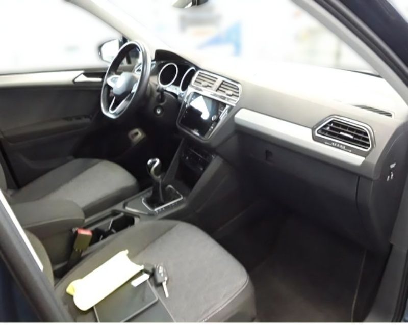 Gebraucht VW Tiguan Move 131 PS (96 kW) 2023 Blau SUV