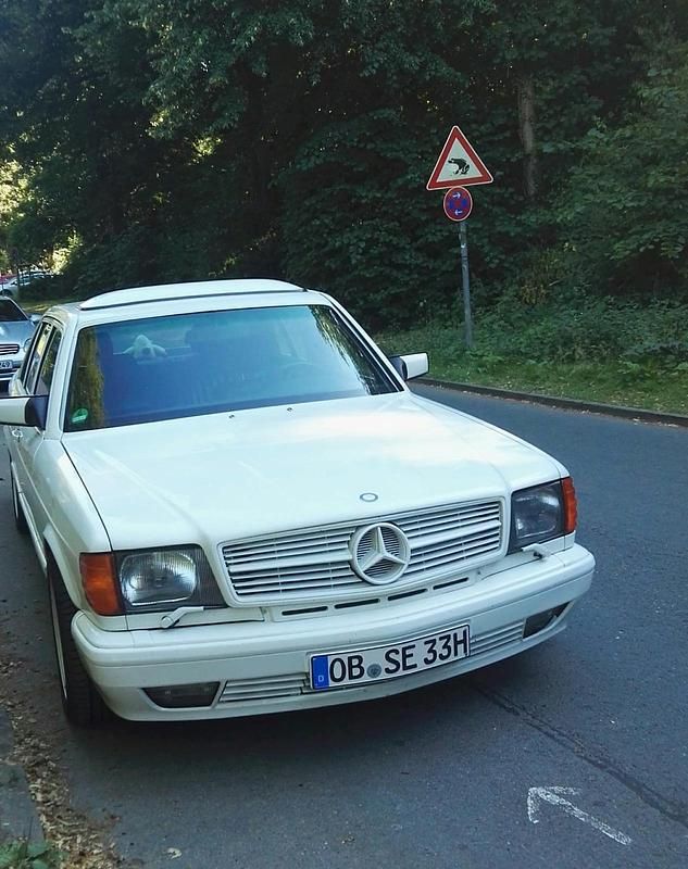 Weiß Gebraucht 1984 Mercedes 500 AMG Limousine | 27.500 € - Bild 1/4