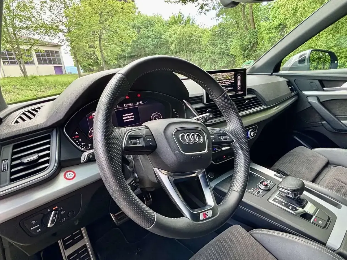 Gebraucht Audi Q5 Sport 190 PS (139 kW) 2019 Grau SUV