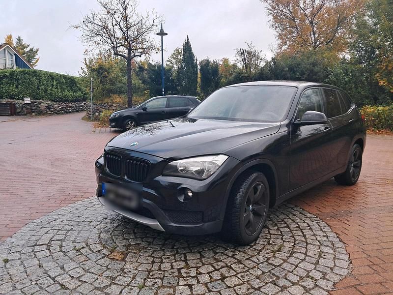 Schwarz Gebraucht 2013 BMW X1 SUV | 8.000 € (Superpreis) - Bild 1/4
