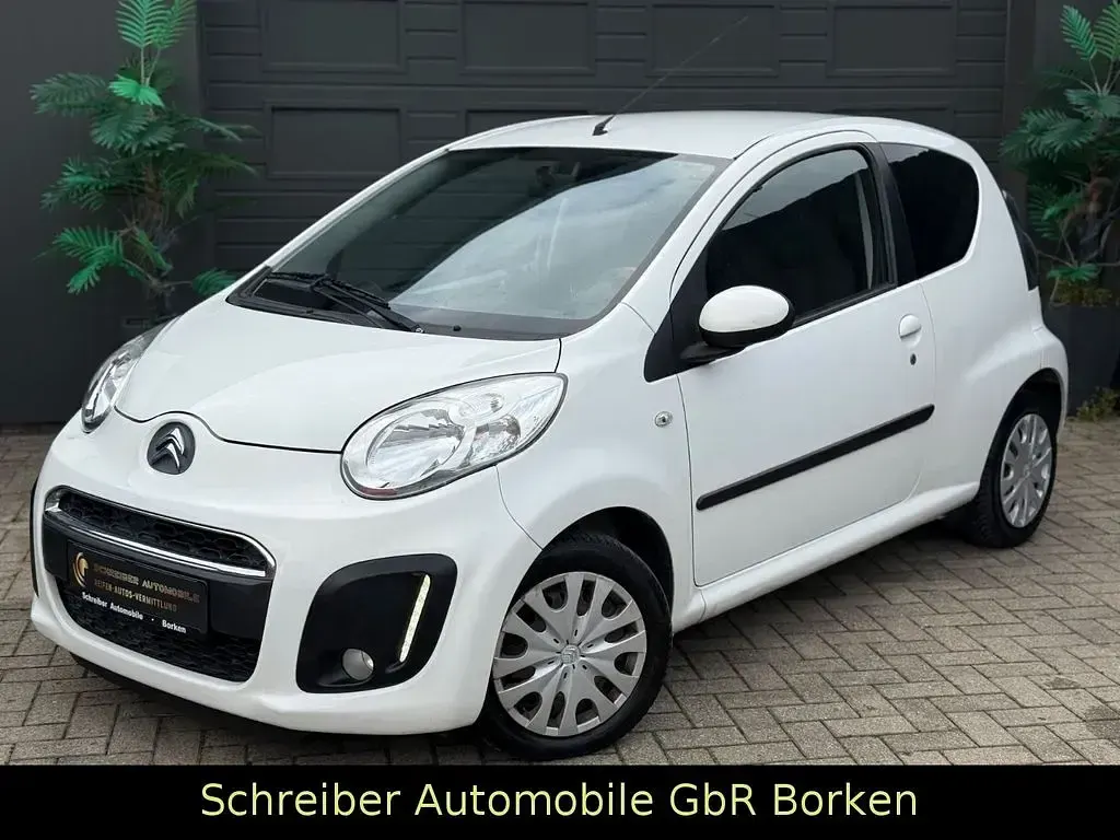 Gebraucht Citroën C1 SELECTION 68 PS (50 kW) 2013 Weiß Kleinwagen