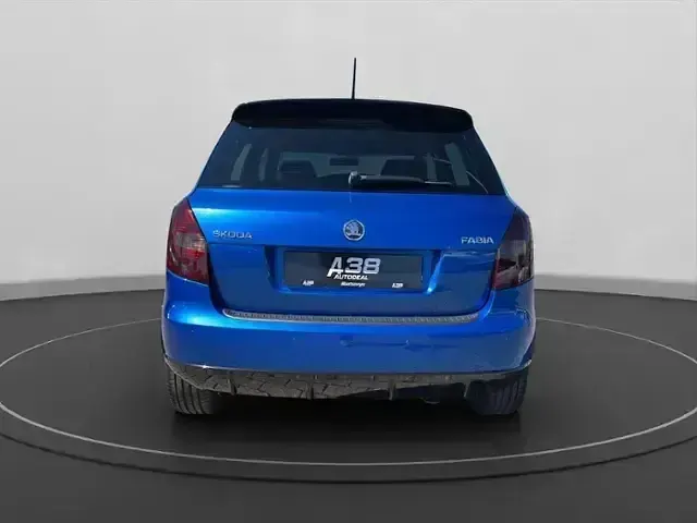 Usata Skoda Fabia Ambition 105 CV (77 kW) 2014 Blu Utilitaria