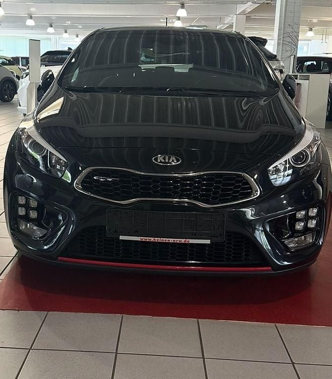 Schwarz Gebraucht 2017 Kia Ceed GT-Track Limousine | 12.500 € (Guter Preis) - Bild 1/4