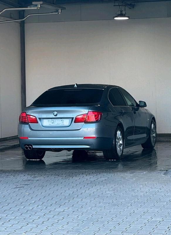 Gebraucht BMW 520 222 PS (163 kW) 2013 Grau Limousine