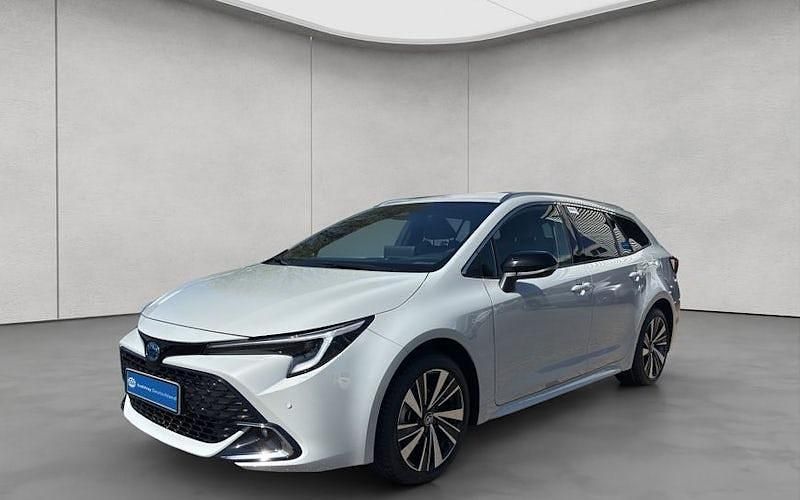 Grau Neu 2025 Toyota Corolla Lounge Kombi | 31.290 € - Bild 1/4