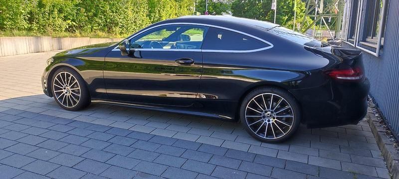 Schwarz Gebraucht 2022 Mercedes C300 Coupé | 41.500 € (Fairer Preis) - Bild 1/4