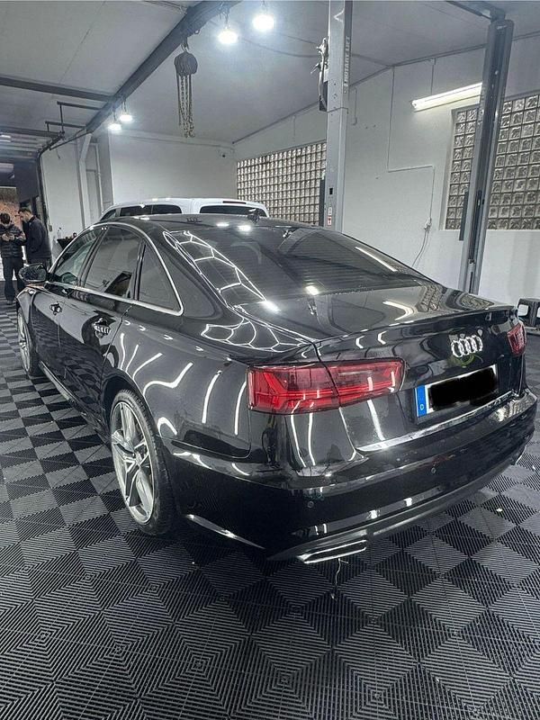 Gebraucht Audi A6 Ambiente 218 PS (160 kW) 2016 Schwarz Limousine