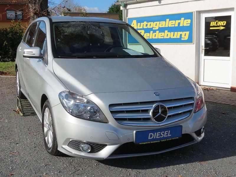 Gebraucht Mercedes B180 109 PS (80 kW) 2013 Grau Van / Kleinbus