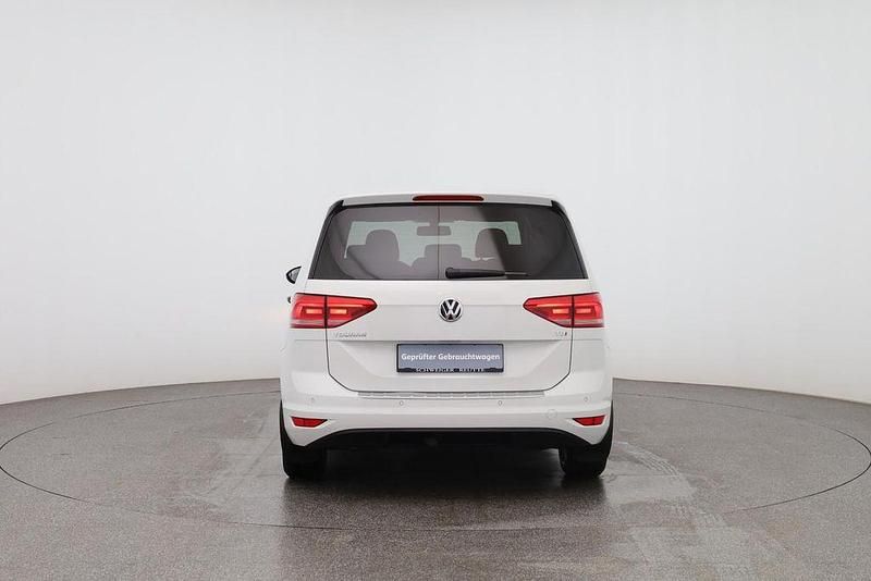 Gebraucht VW Touran Trendline 110 PS (80 kW) 2016 Weiß Van / Kleinbus