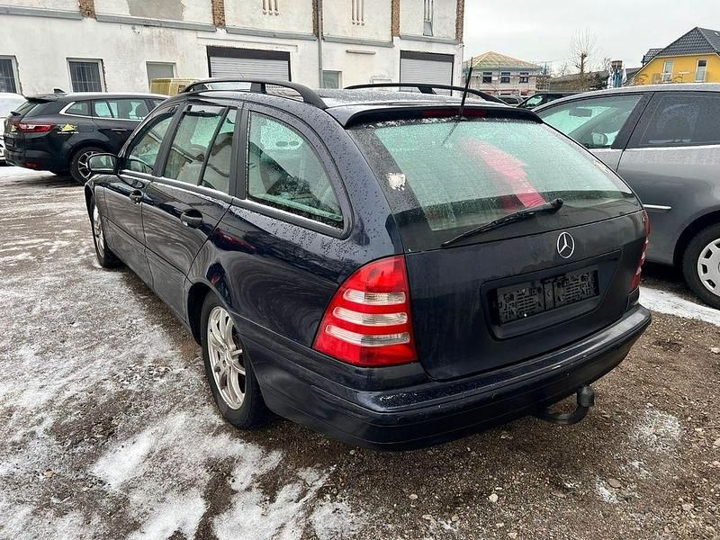 Gebraucht Mercedes C200 122 PS (89 kW) 2003 Blau Kombi