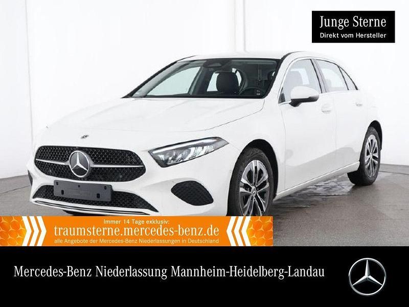 Polarweiß Gebraucht 2024 Mercedes A250 Progressive Limousine | 28.890 € (Guter Preis) - Bild 1/3