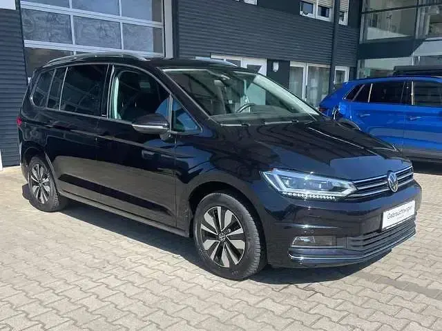 Gebraucht VW Touran Move 150 PS (110 kW) 2023 Deep black perleffekt Van / Kleinbus