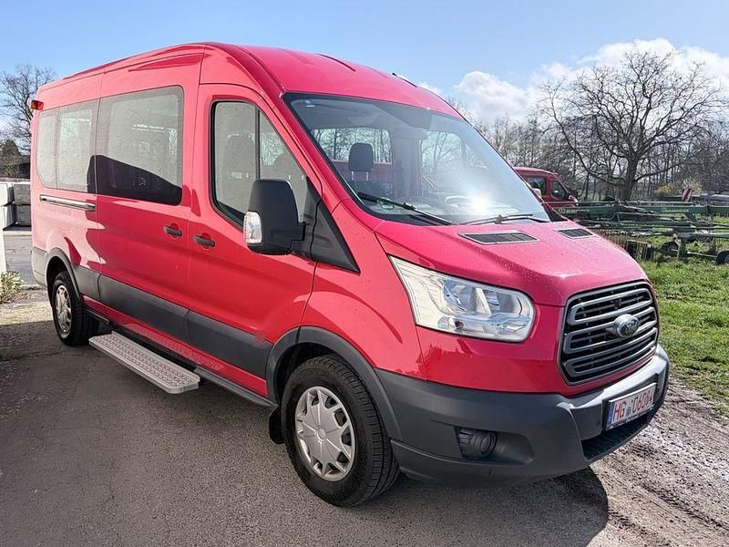 Gebraucht Ford Transit Trend 105 PS (77 kW) 2019 Rot Van / Kleinbus