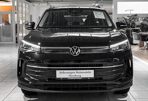 Neu VW Tiguan Life 150 PS (110 kW) 2025 Schwarz SUV