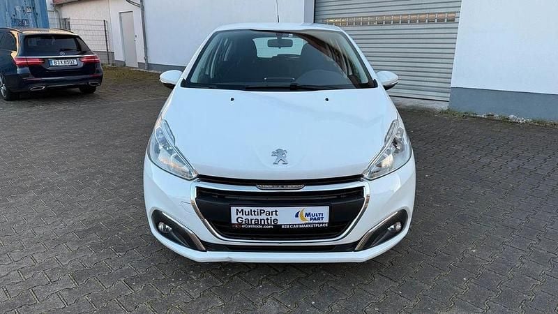 Gebraucht Peugeot 208 83 PS (61 kW) 2018 Weiß Kleinwagen