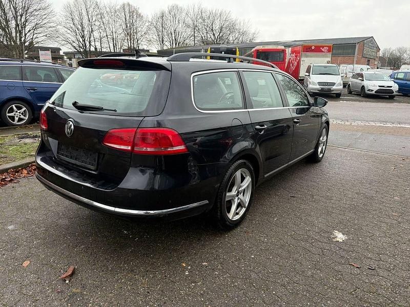 Gebraucht VW Passat Comfortline 140 PS (102 kW) 2011 Blau Kombi