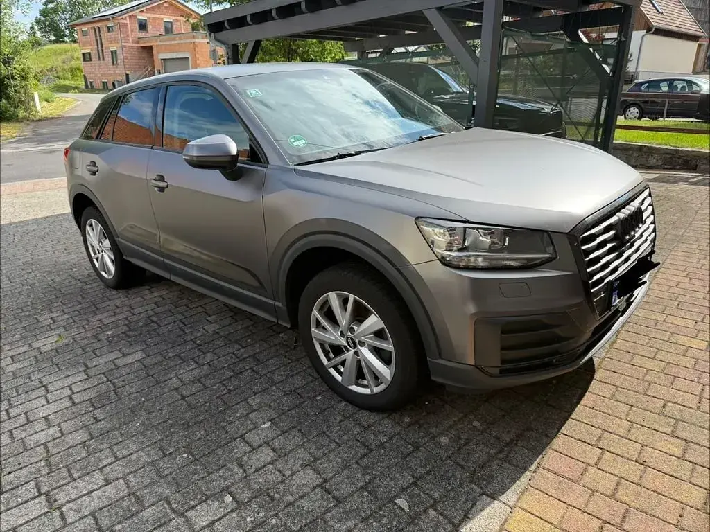Gebraucht Audi Q2 Design 116 PS (85 kW) 2018 Rot SUV