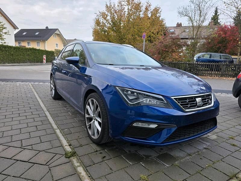 Blau Gebraucht 2018 Seat Leon ST FR Kombi | 13.980 € (Guter Preis) - Bild 1/4