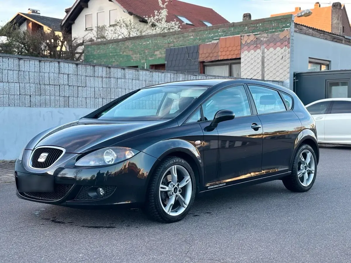 Usata Seat Leon 125 CV (91 kW) 2009 Nero Utilitaria