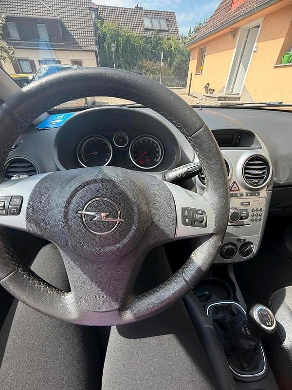 Gebraucht Opel Corsa 87 PS (63 kW) 2012 Weiß Kleinwagen