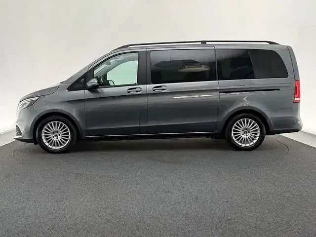 Gebraucht Mercedes V220 Edition 163 PS (119 kW) 2020 Grau Van / Kleinbus