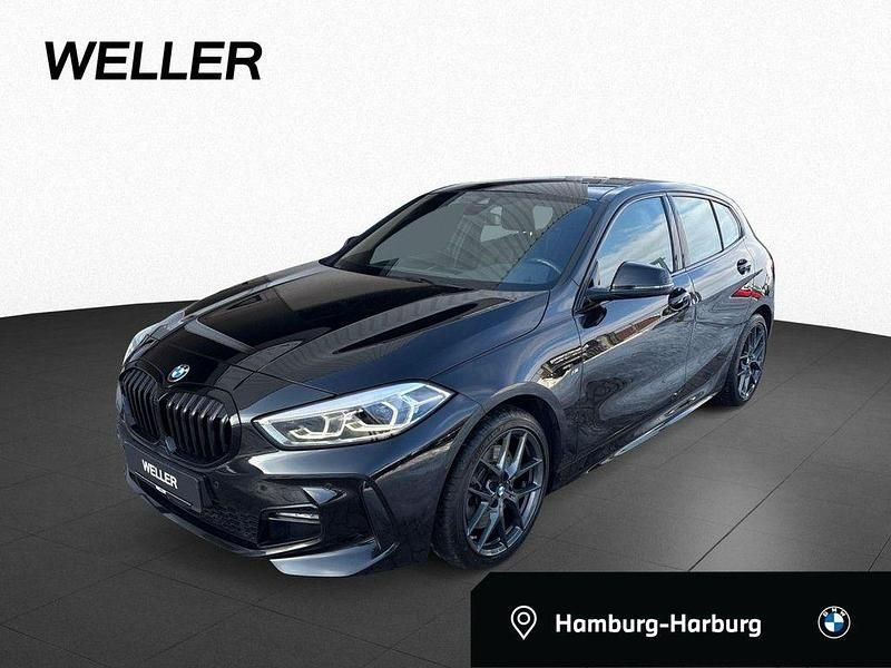 Black sapphire (schwarz) Gebraucht 2022 BMW 120 Comfort Edition Kleinwagen | 27.450 € (Fairer Preis) - Bild 1/4